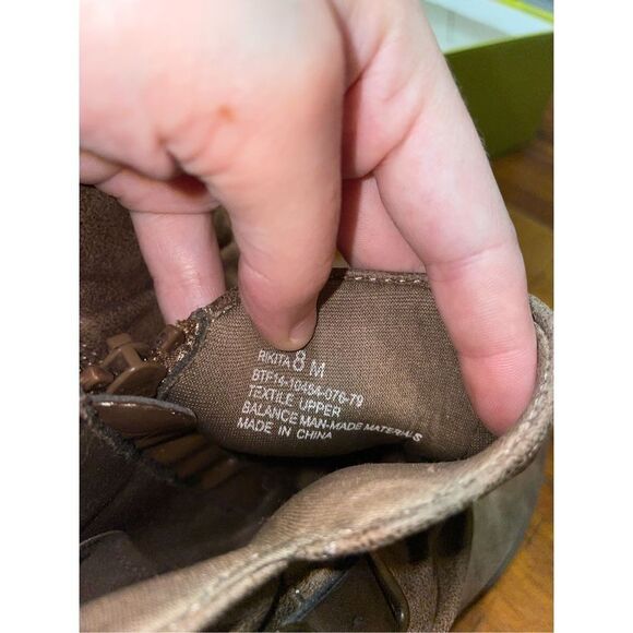 BareTraps Rikita Taupe Zip Up Boots Women’s 8 - Picture 8 of 9